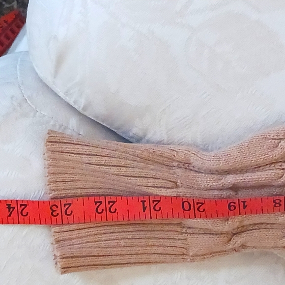 🎉🎉🎉Host pick🎉🎉 St. John's Bay V Neck Cable Knit Sweater EUC M Camel color. - Picture 8 of 8